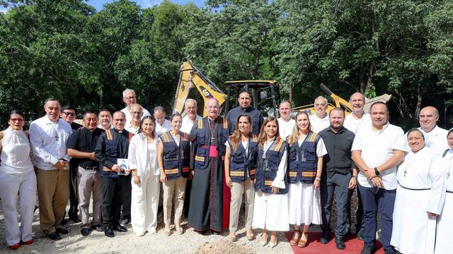 Ana Paty Peralta y Mara Lezama inician construcción de Catedral de Cancún