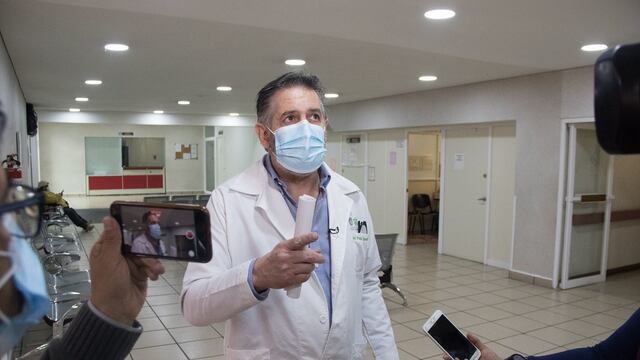 Doctor en hospital. Informe Covid-19 al 14 de noviembre