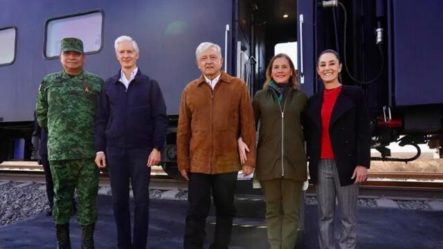 Alfredo del Mazo Maza cerca de AMLO