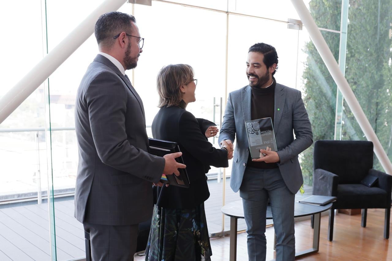 Entregan Premio de Innovación y Buenas Prácticas para la Protección de Datos Personales 2024