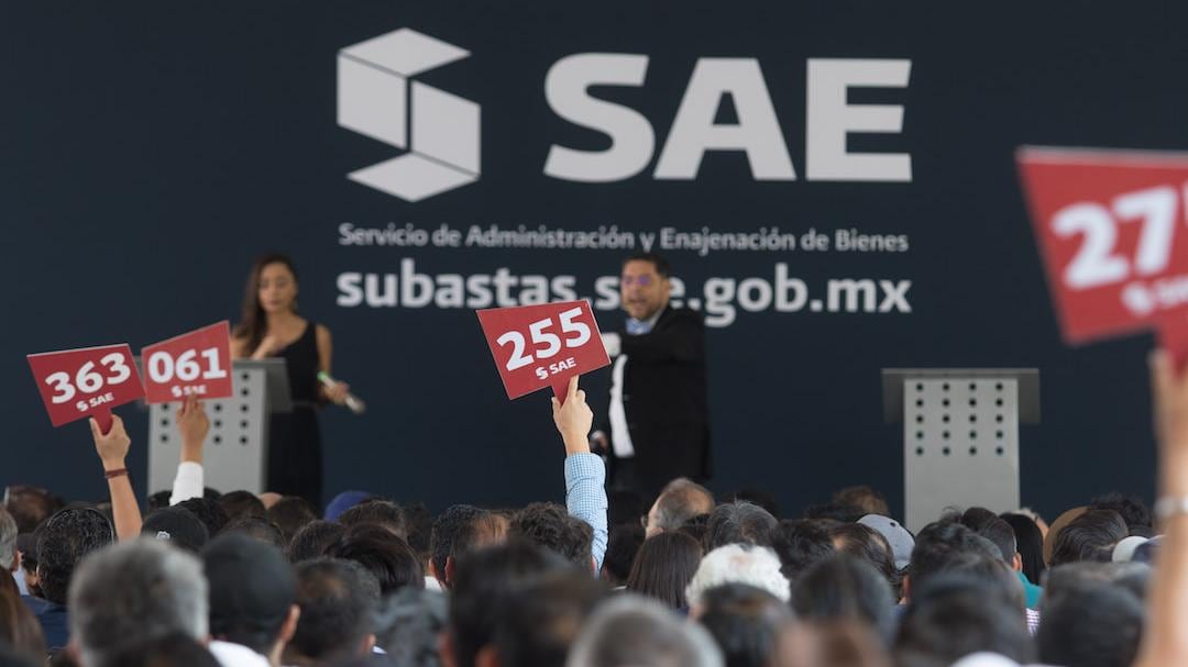 Se vendieron 65 de 82 autos en la subasta de Los Pinos