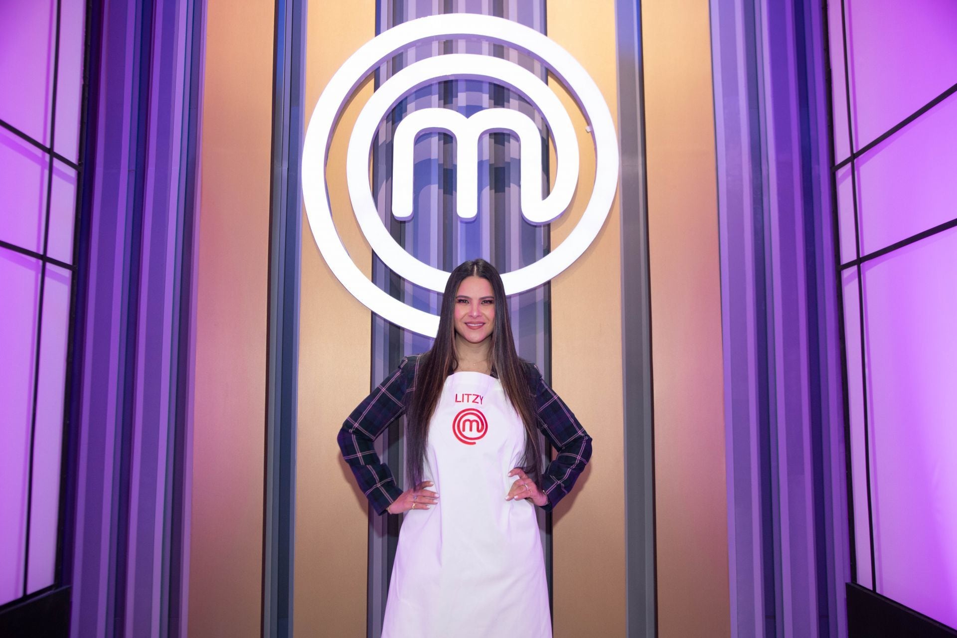 Litzy en MasterChef Celebrity México.