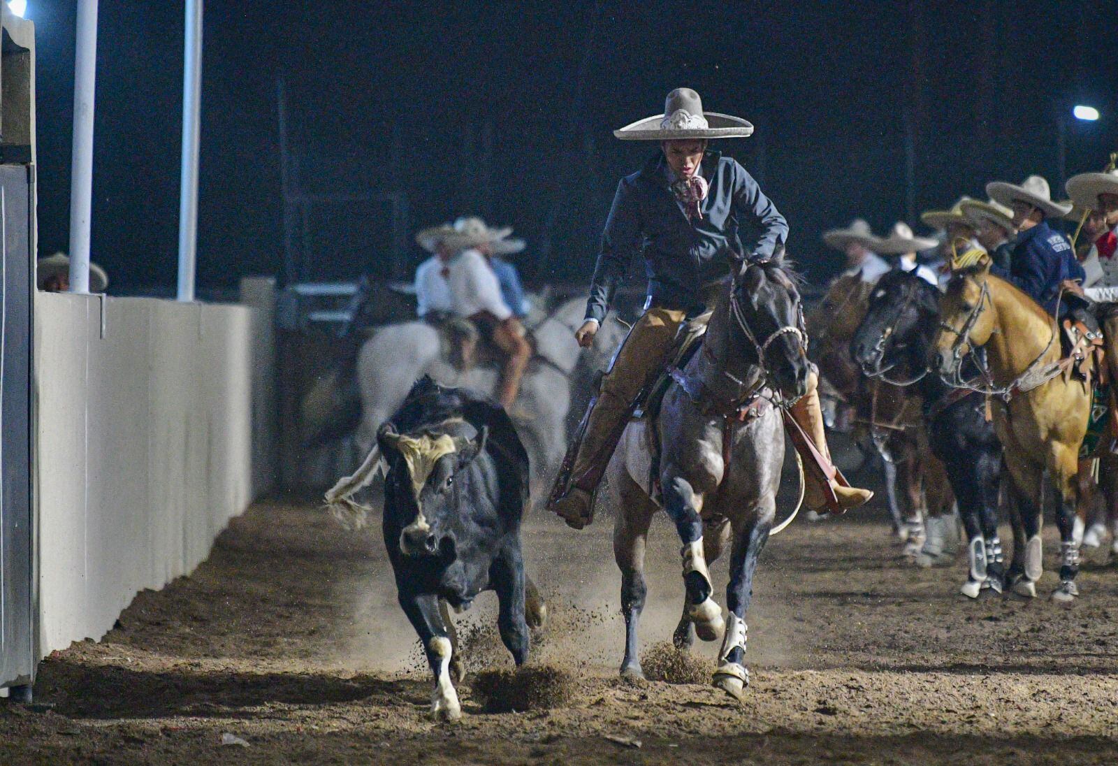 Charros de México participan en la esperada Charrería Nocturna