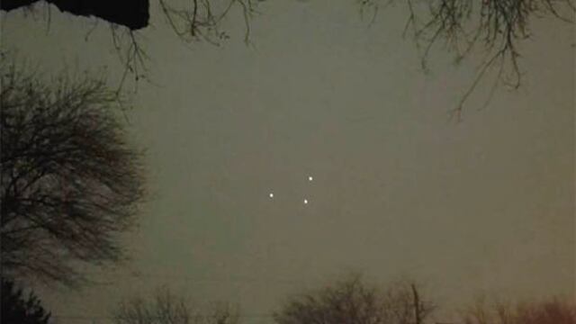 Avistan presuntos OVNIs sobre Nueva York y Texas.