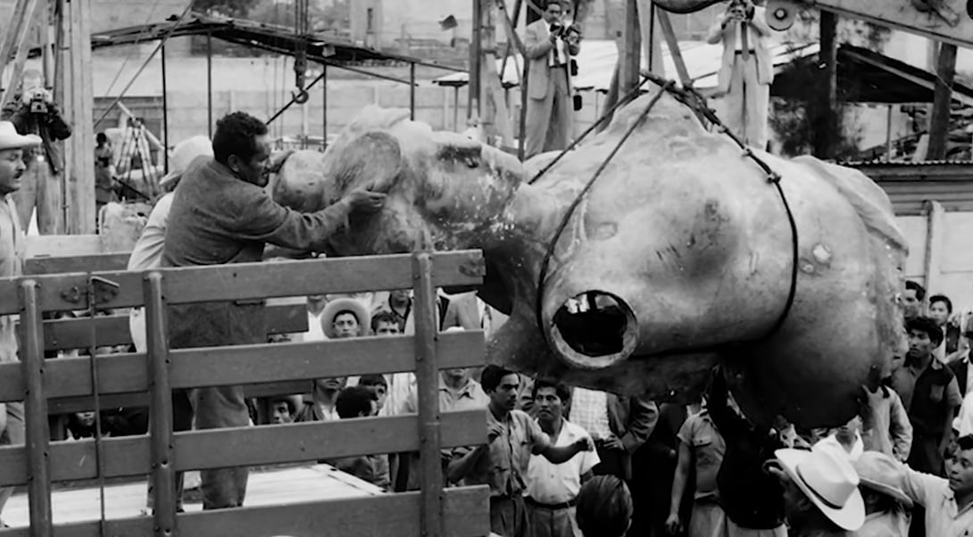 Ángel de la Independencia tras sismo de 1957