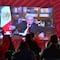 AMLO se toma la temperatura y mide la oxigenación durante la mañanera
