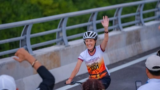 “¡Que viva!”: así llegó Claudia Sheinbaum a la inauguración del Puente Nichupté