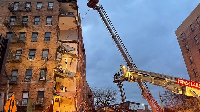 Nueva York: Un edificio colapsó en el popular barrio del Bronx