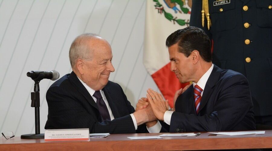 Claudio X. González Laporte, presidente del CMHN y el mandatario mexicano, Enrique Peña Nieto.