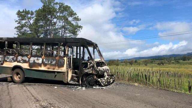 Reportan retenes del narco en Tocumbo, Michoacán