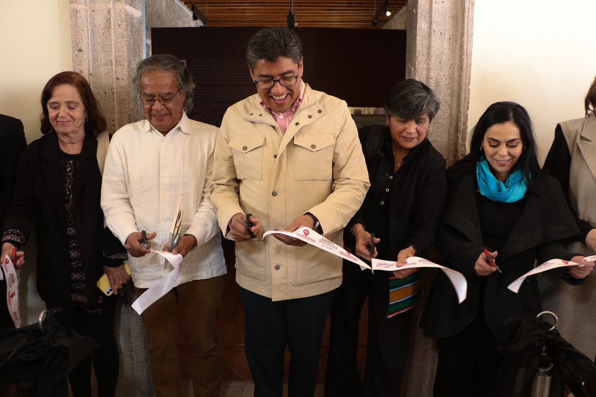 Corte de listón en la sala museo Pedro Valtierra en El Ágora