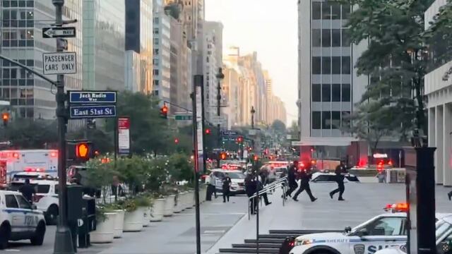 Un ex jugador de futbol americano abrió fuego contra el edificio de la NFL y dejó 5 muertos en Manhattan, Nueva York