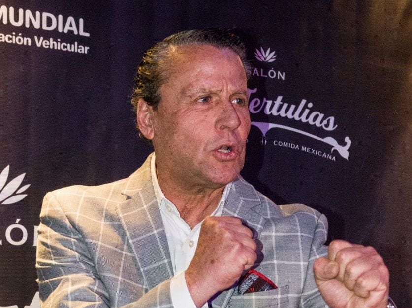 Alfredo Adame, conductor.