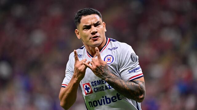 Gabriel 'Toro' Fernández con Cruz Azul.