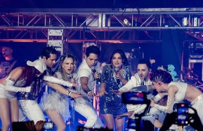 2000's Pop Tour