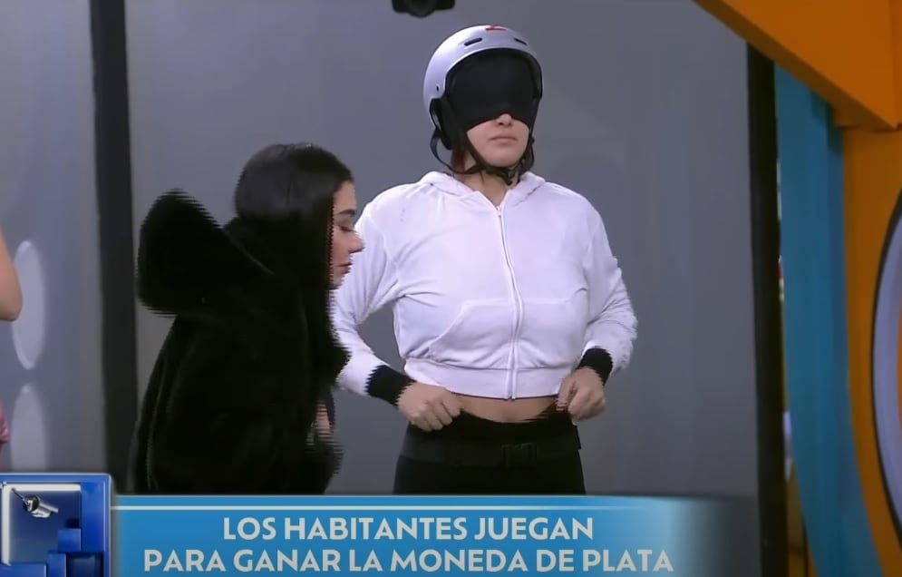 Karime Pindter y Gala Montes concursando por la moneda de plata en La Casa de los Famosos 2024.