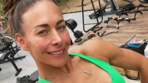 Vanessa Guzmán reaparece más bella que nunca para callar a los envidiosos que critican su cuerpo