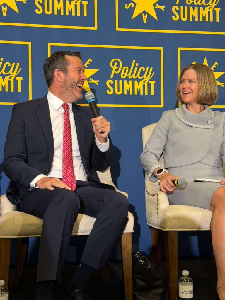 Larry Rubin llama a fortalecer integración económica y energética regional