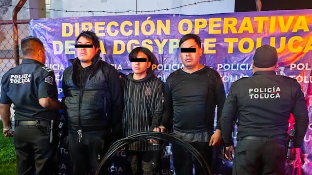 Caen tres presuntos responsables de robar cable del Tren Interurbano México-Toluca.