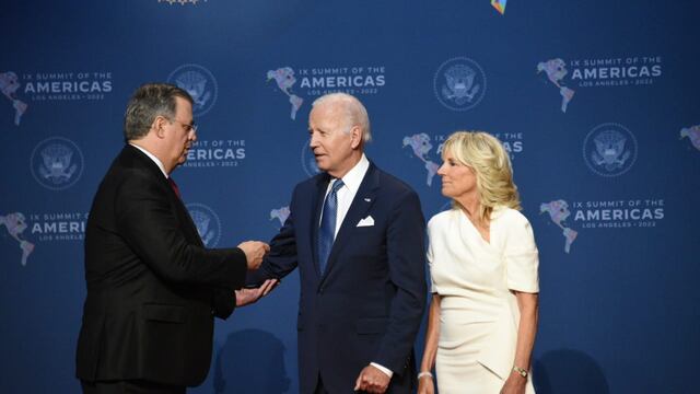 Marcelo Ebrard saluda a Joe Biden