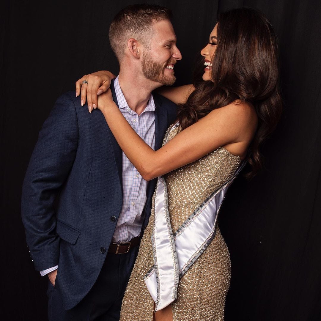 Andrea Meza y Ryan Antonio