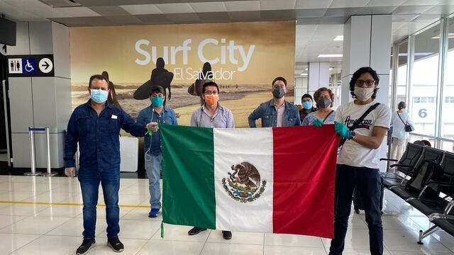 Mexicanos varados en El Salvador