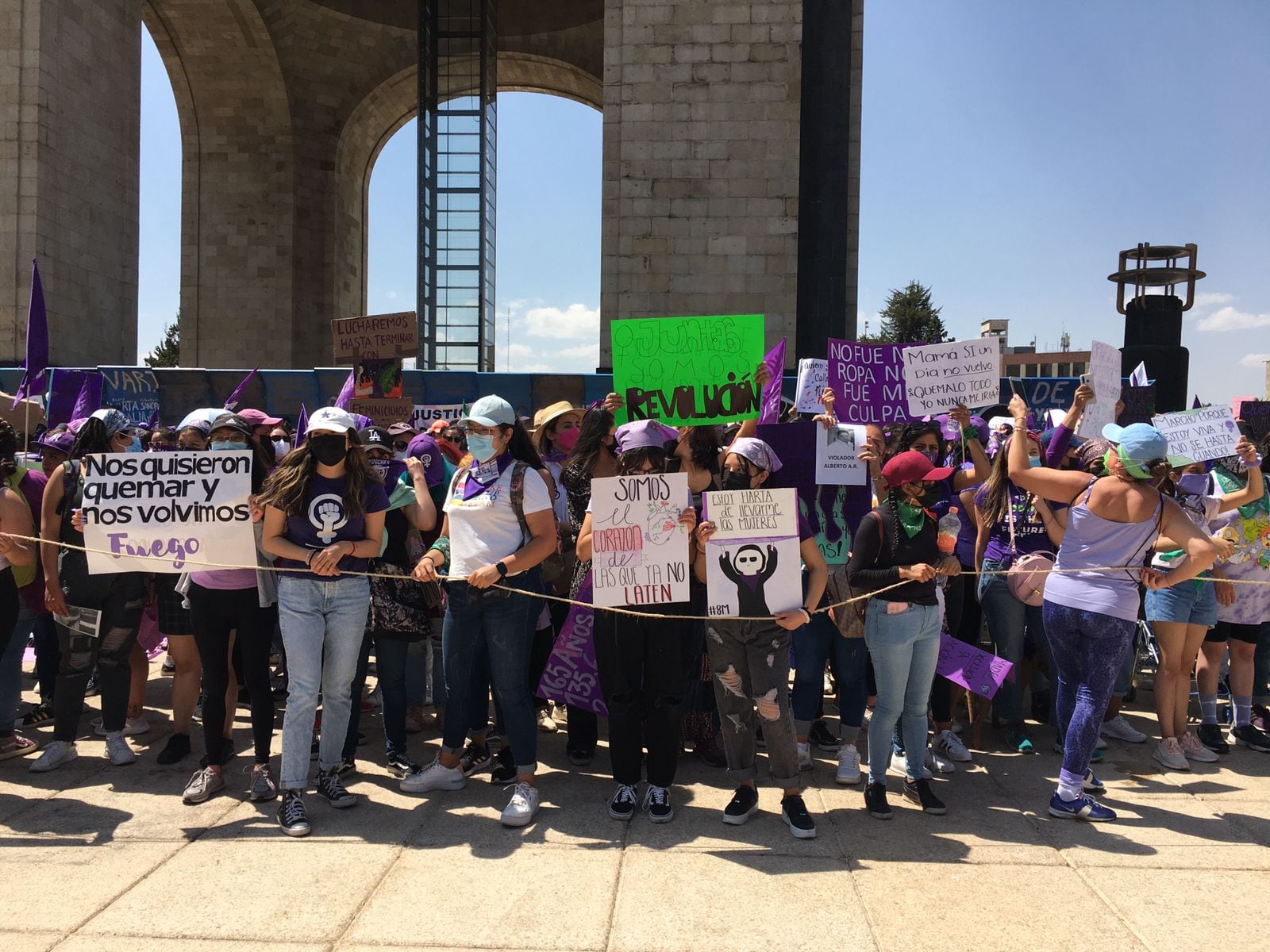Concentración de la marcha feminista en el Monumento a la Revolución del 8 de marzo del 2022