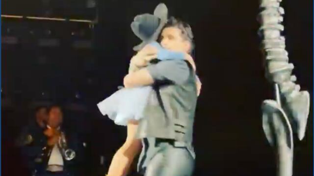 Christian Nodal dedica tierno gesto a su fanática más joven