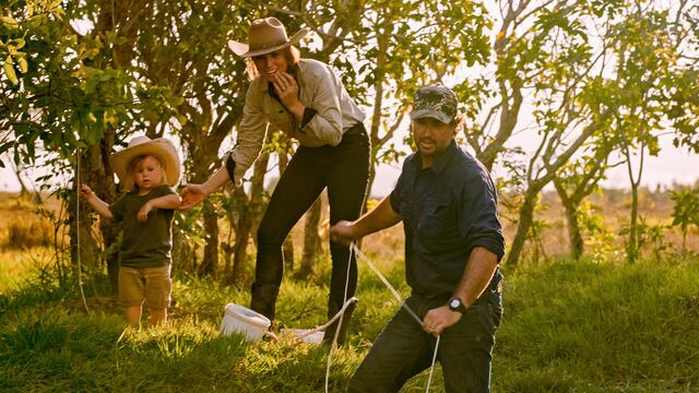 Si te gustan los documentales, esta serie de Netflix sobre un entrenador de cocodrilos te va a encantar