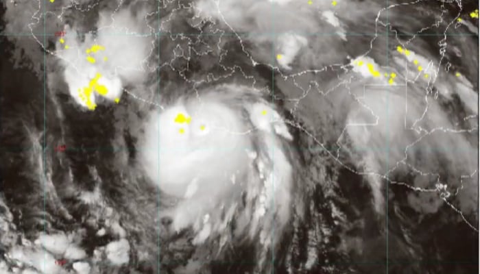 Erick huracán hoy 19 de junio: Tocó tierra en Oaxaca; reportan cortes de electricidad y más