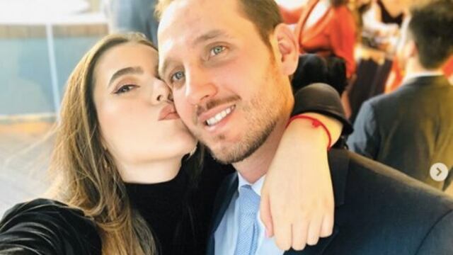 Camila Fernández junto a su novio