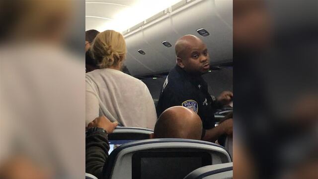 Intervención de la policía en un vuelo de Delta Airlines.