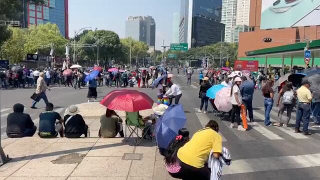 Maestros de la CNTE arman bloqueo en Avenida Insurgentes y Paseo de la Reforma