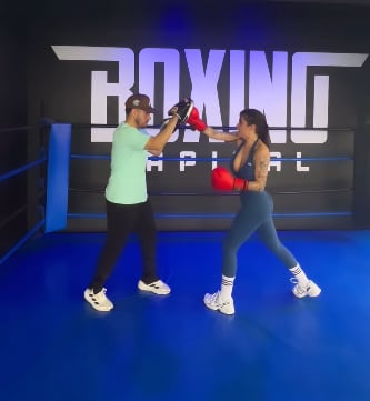 Karely Ruiz entrena box previo a La Velada del Año 4