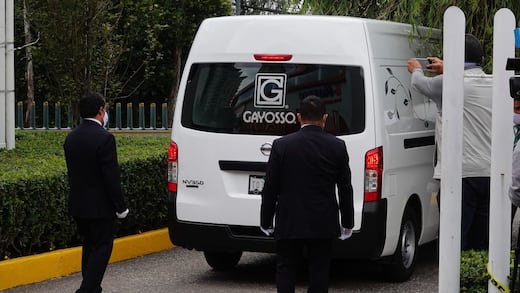 Trasladan restos de Luis Echeverría al Panteón Español para su cremación