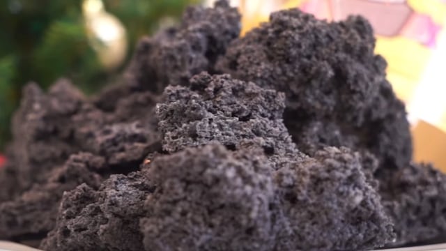 Cómo hacer carbón comestible para el Día de Reyes Magos