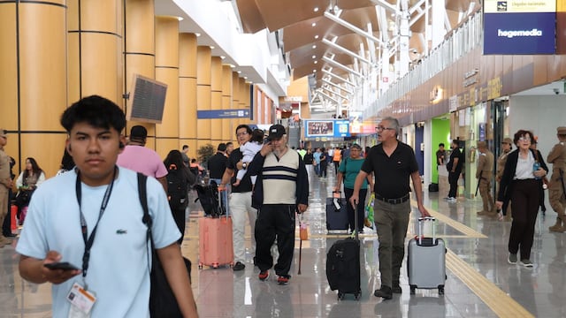 ¿Tienes un vuelo al Pacífico? AICM lanza alerta por el huracán Polo