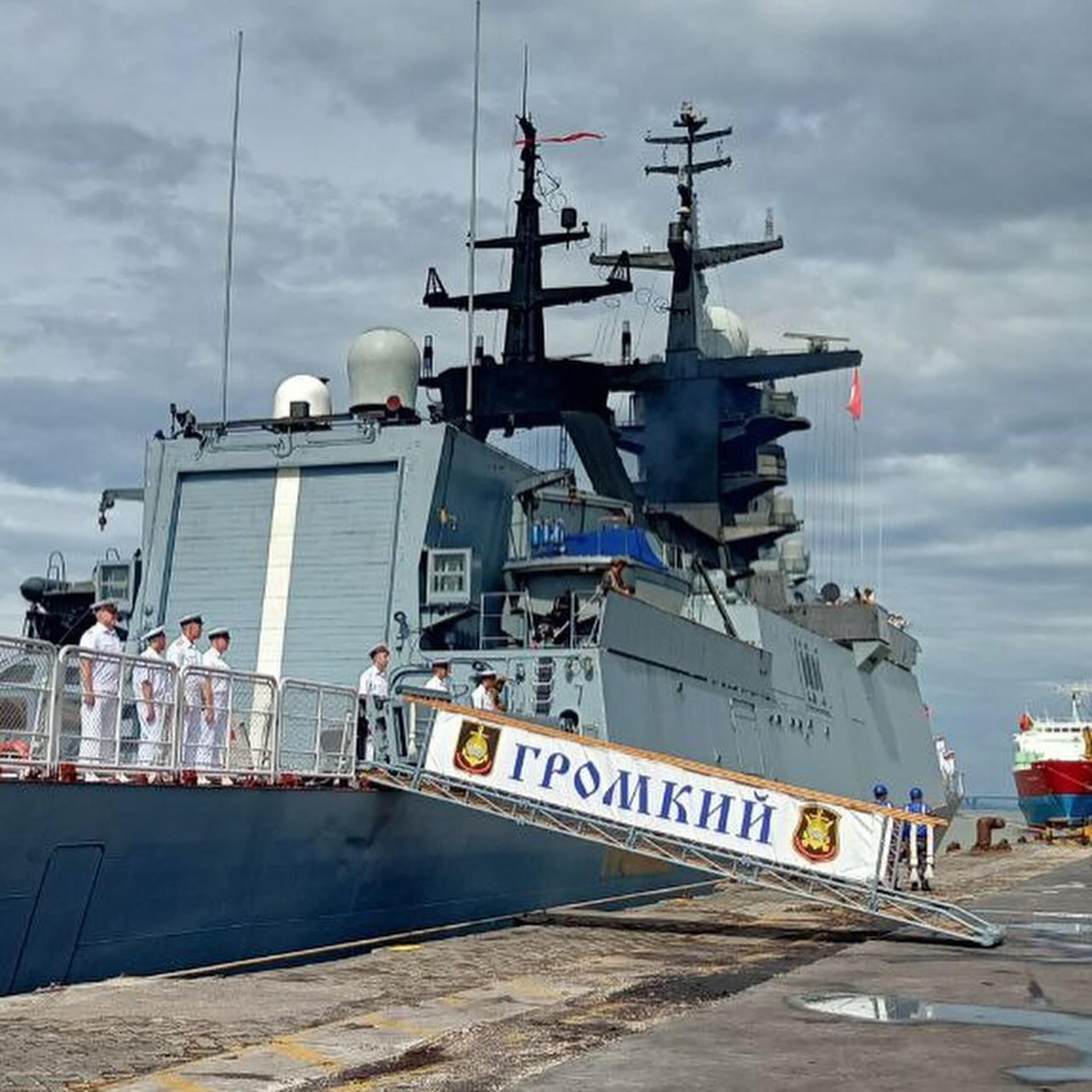 Rusia e Indonesia inician primeras maniobras navales
