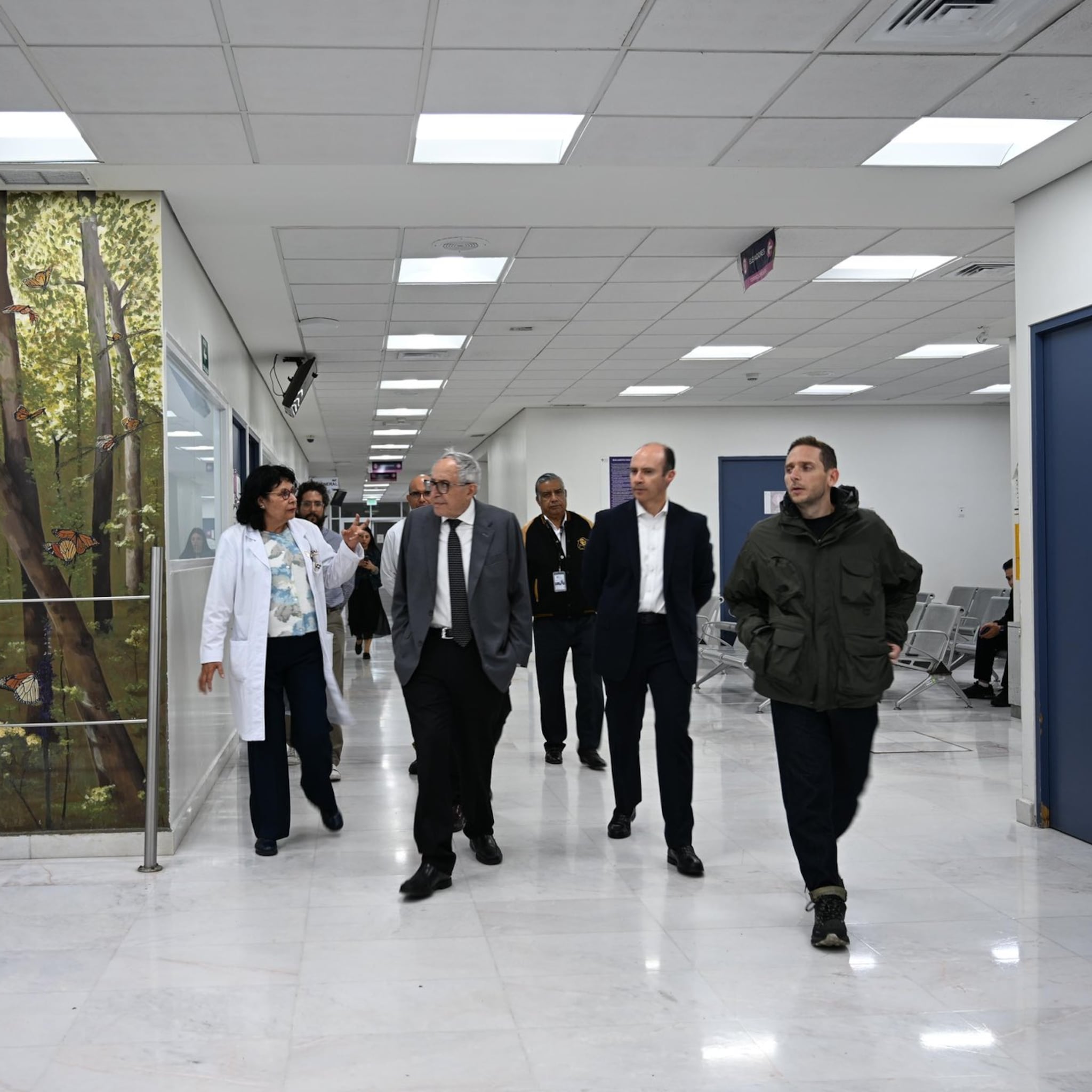 Salud visita Hospital General de México tras brote de Salmonella; 41 médicos siguen hospitalizados