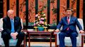 ¿Trump intentó leer el cuaderno de Xi Jinping? Esto muestra el video viral en Pekín