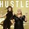 Anne Hathaway y Rebel Wilson son unas estafadoras en The Hustle