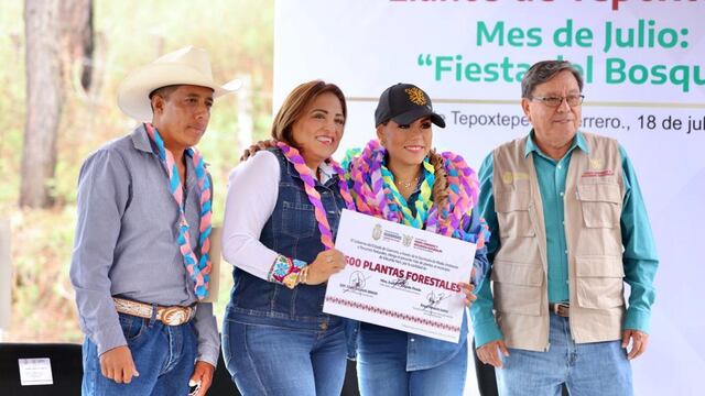 Evelyn Salgado en Llanos de Tepoxtepec