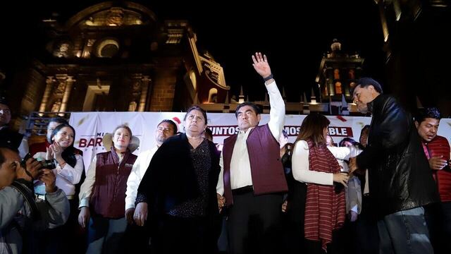 Barbosa celebra en el Zócalo de Puebla.