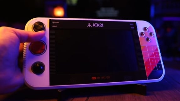 Gamestation Go, consola de Atari