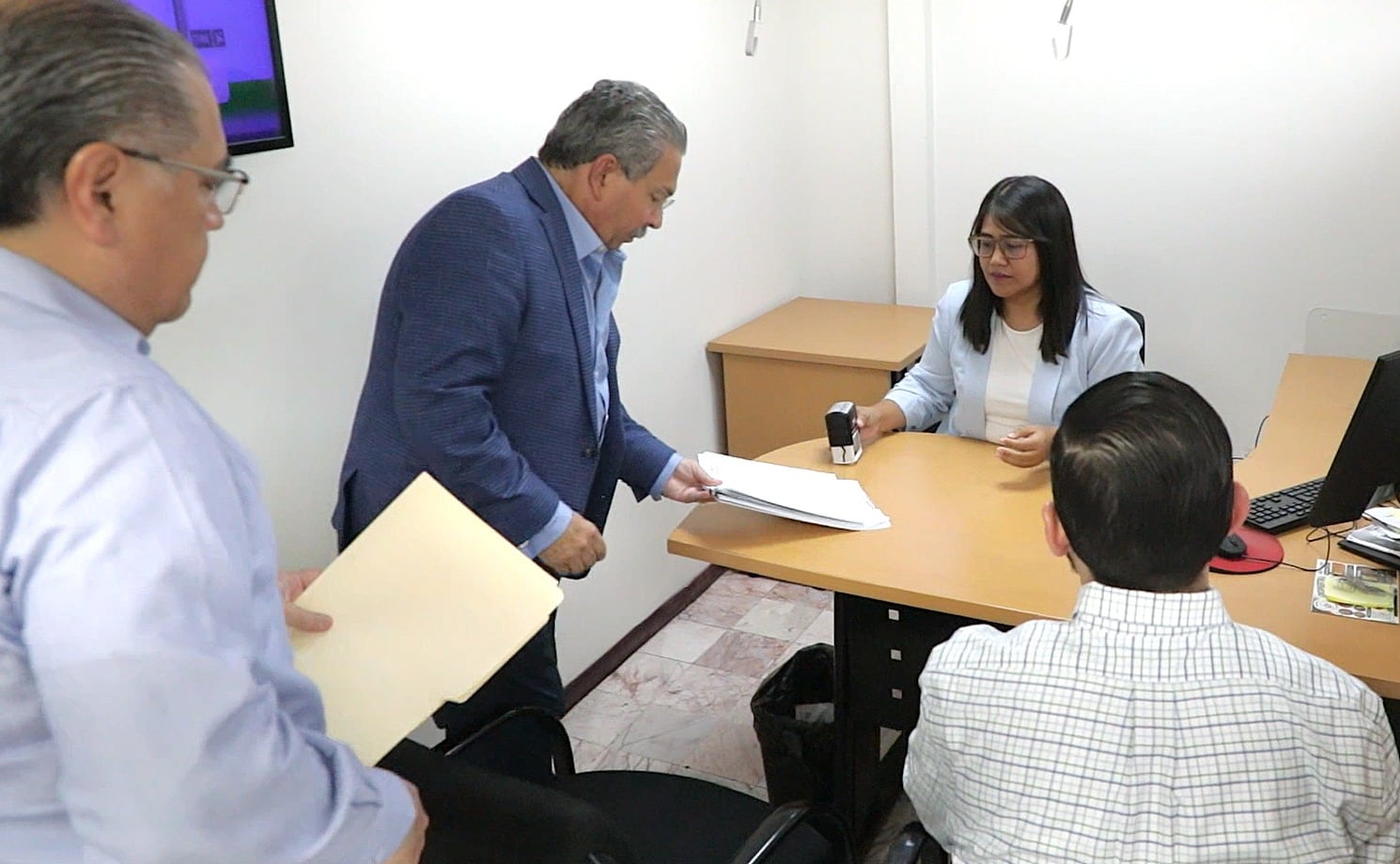 Escobedo acusa al ICV de retener 17.6 millones de pesos