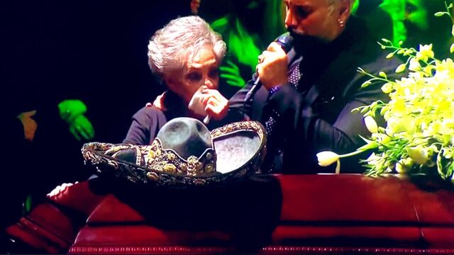 Alejandro Fernández en el homenaje a Vicente Fernández