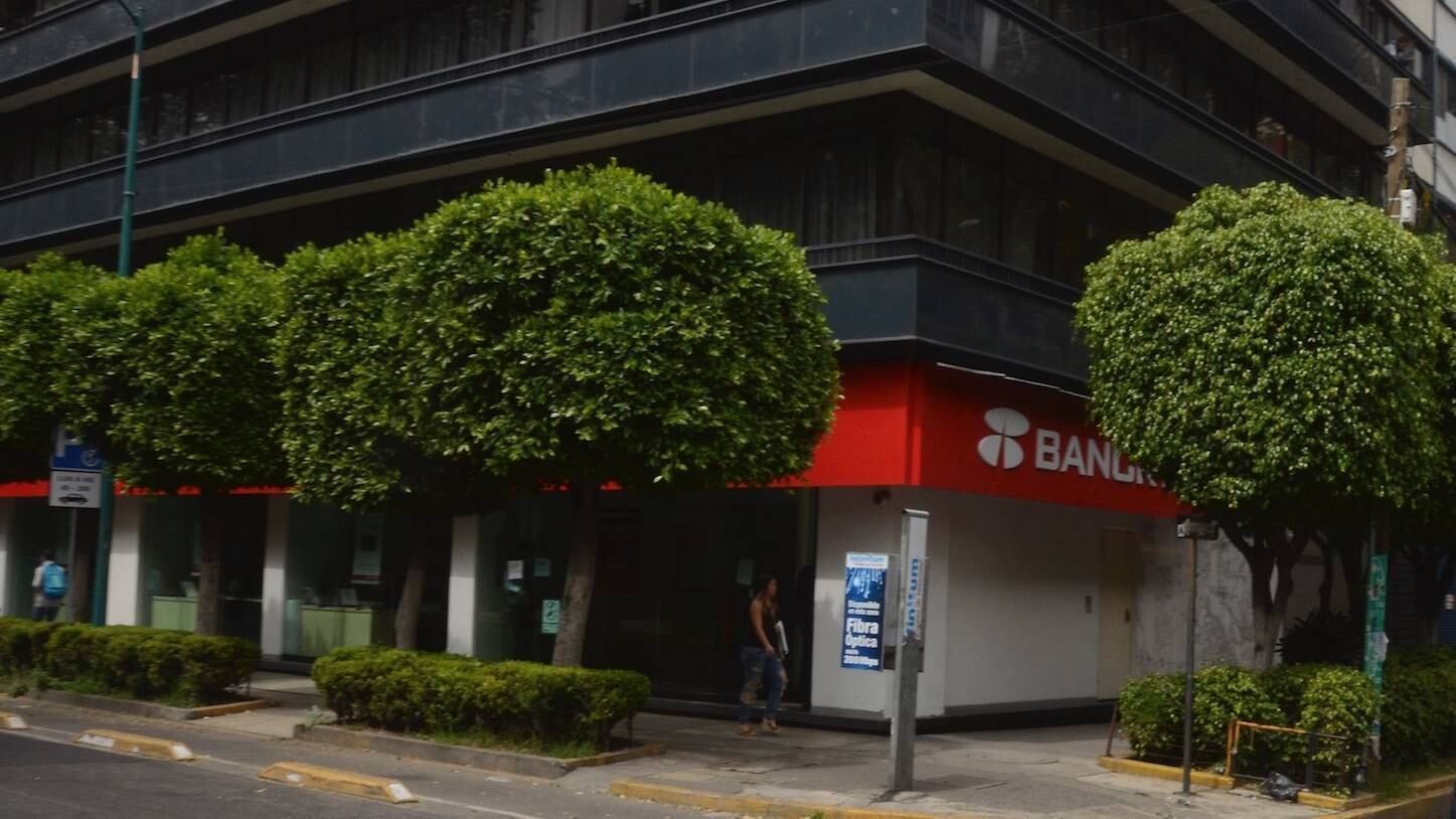 Banco en la Ciudad de México. Cierre de sucursales.