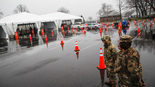 Miembros de la Guardia Nacional coadyuvan en labores de combate al coronavirus.