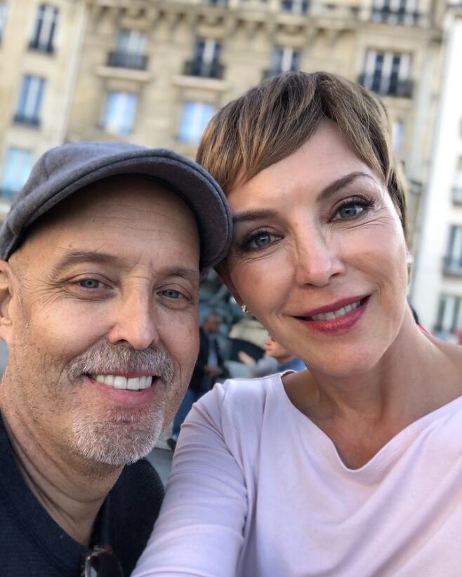 Laura Flores y su esposo Matthew Flannery