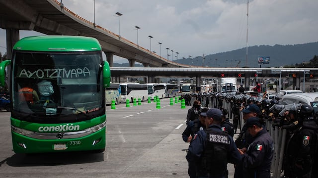 Arturo Medina habría alcanzado un acuerdo con normalistas de Ayotzinapa en la México-Cuernavaca